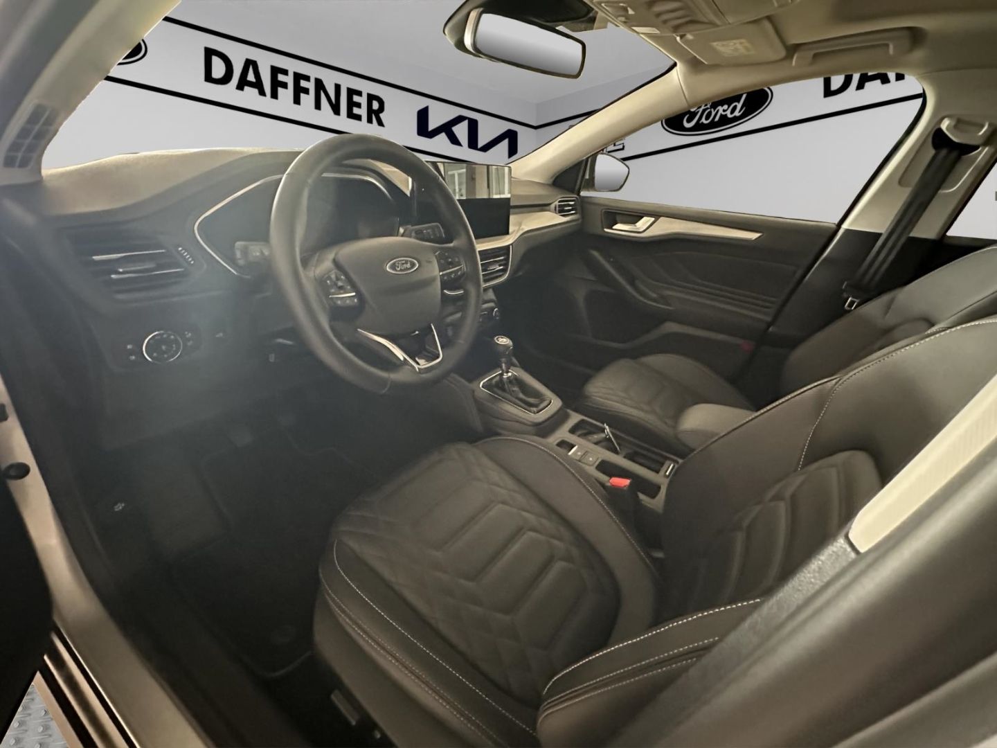 Fahrzeugabbildung Ford Focus Turnier Titanium X Navi LED ACC El. Heckkl