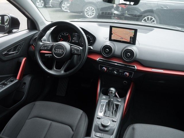 Q2 35 TFSI sport AHK+NAVI+LED