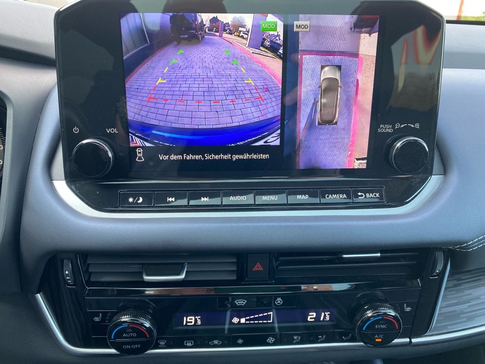 Fahrzeugabbildung Nissan Qashqai 1.3 DIG-T Tekna+*AUTOMATIK*PGD*NAVI*LED*