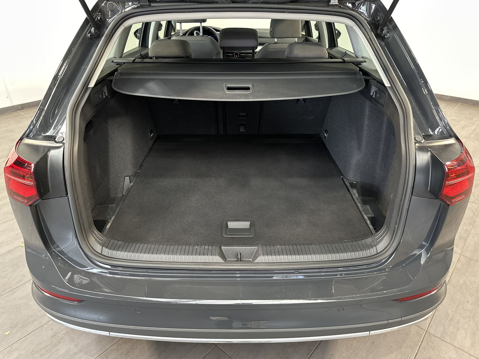 Fahrzeugabbildung Volkswagen Golf Variant Alltrack 4M DSG NAV+LED+ACC+PANO+VC