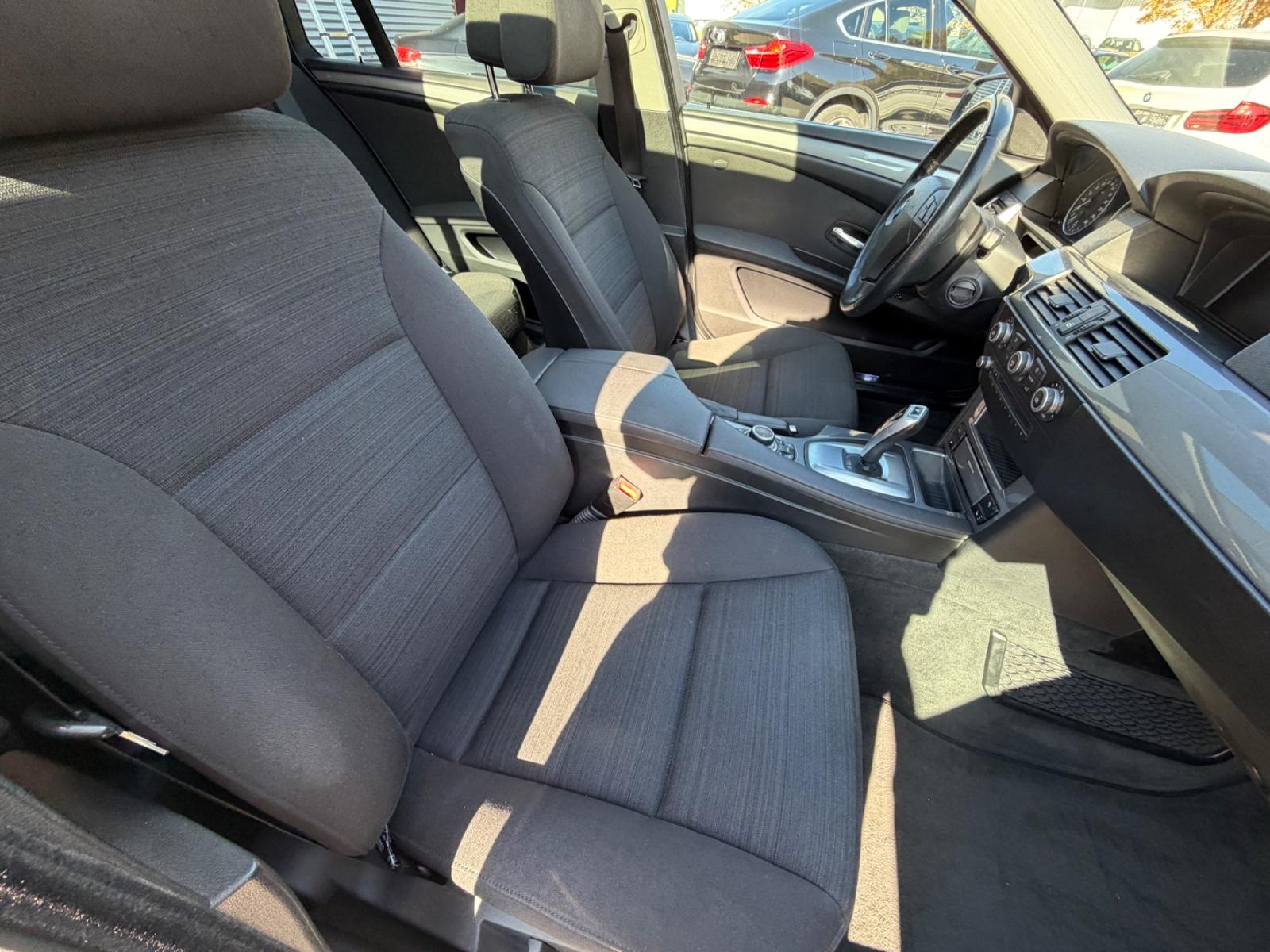 BMW 520 2010 — photo 15
