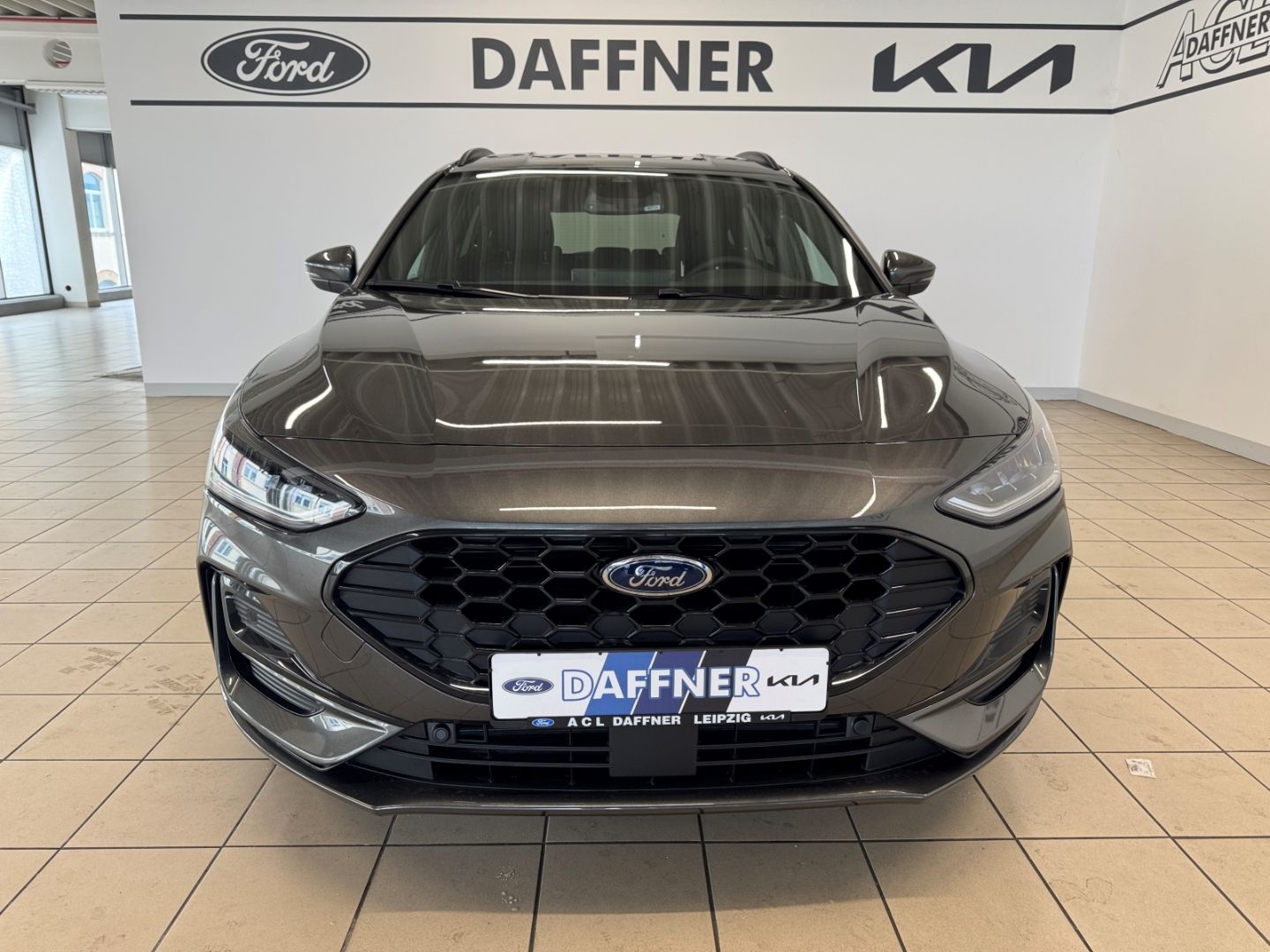 Fahrzeugabbildung Ford Focus Turnier ST-Line X B&O 18'' LED ACC Kamera