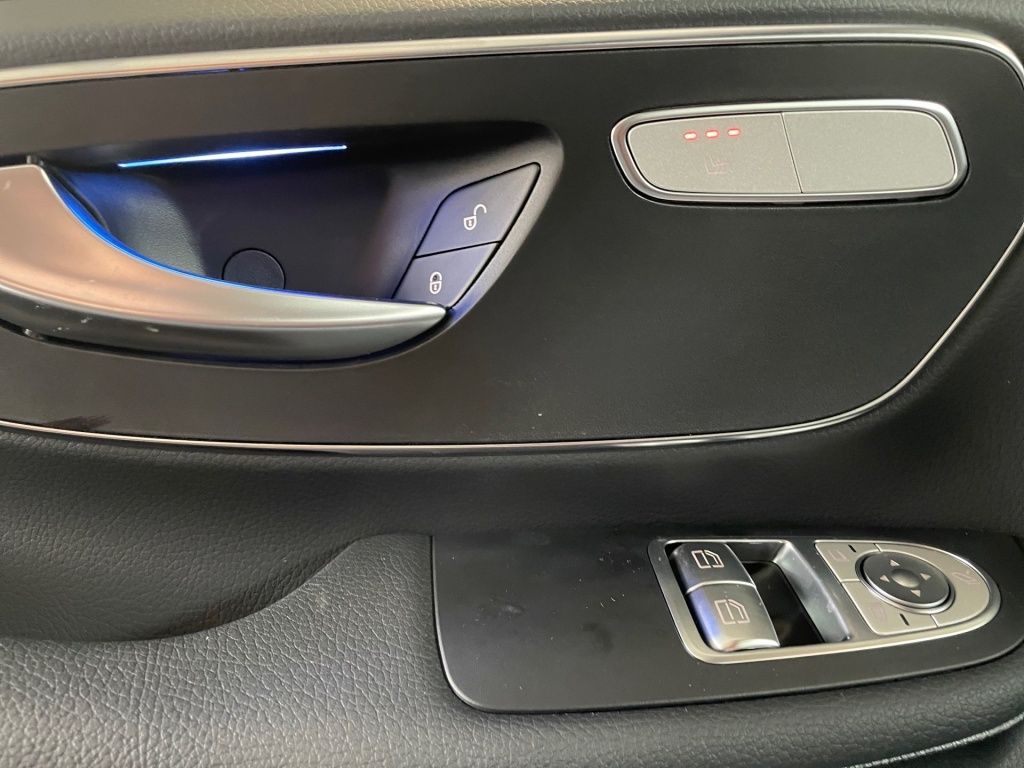 Fahrzeugabbildung Mercedes-Benz V 250 d Style lang AMG, STHZ, Sound, LED, Navi