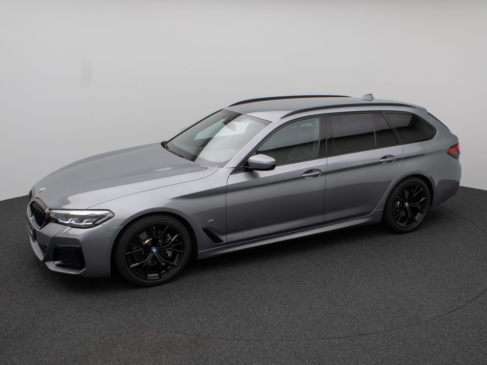 Fahrzeugabbildung BMW 530i M Sport Kamera DAB CockPitPro Komfort Alarm