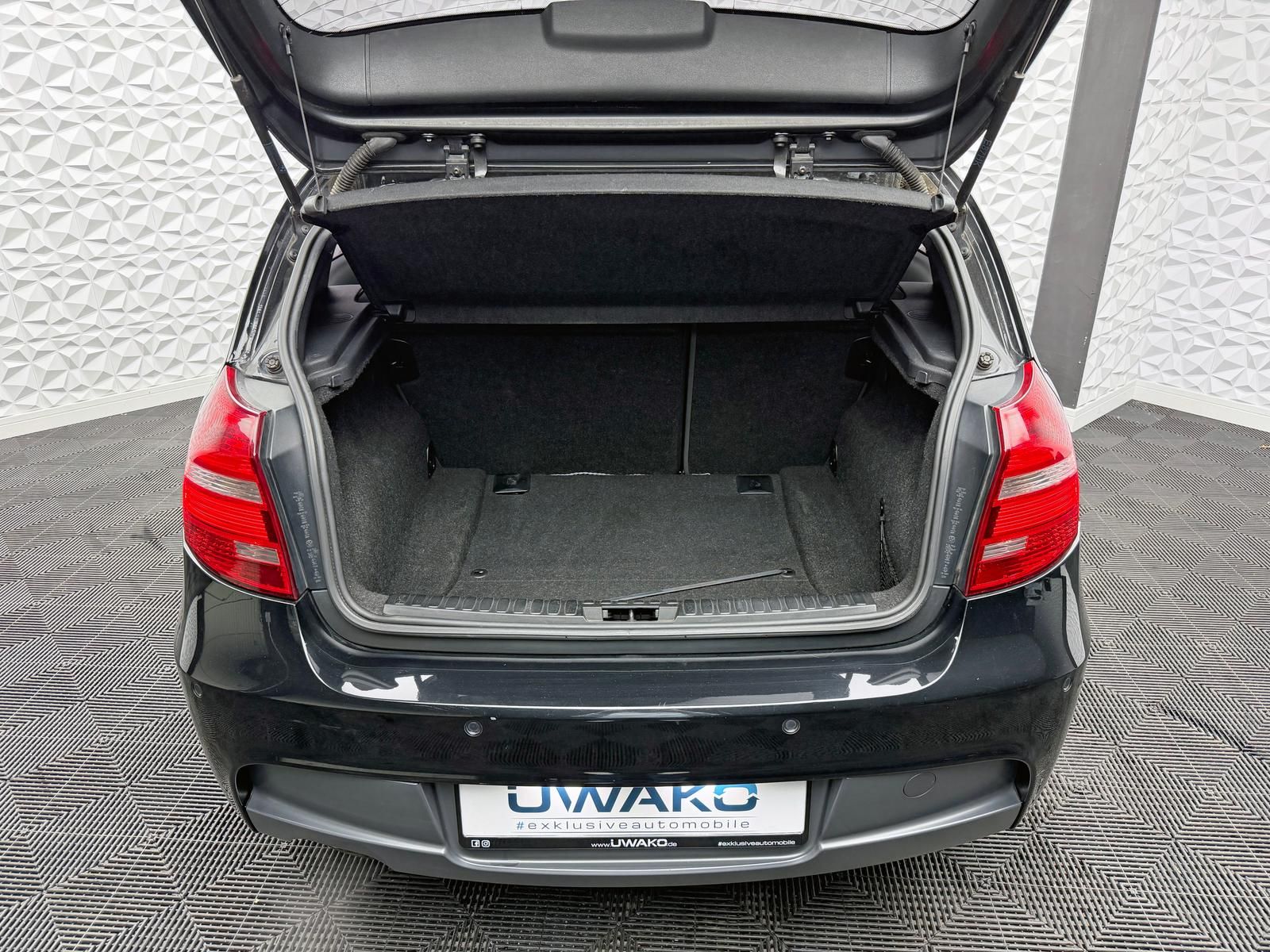 Fahrzeugabbildung BMW 118i M-PAKET/PDC/PANO/KLIMA/SCHECKHEFT/XENON/TFL