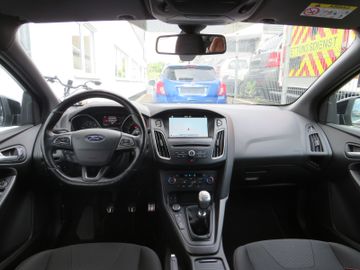 Ford Focus - 12