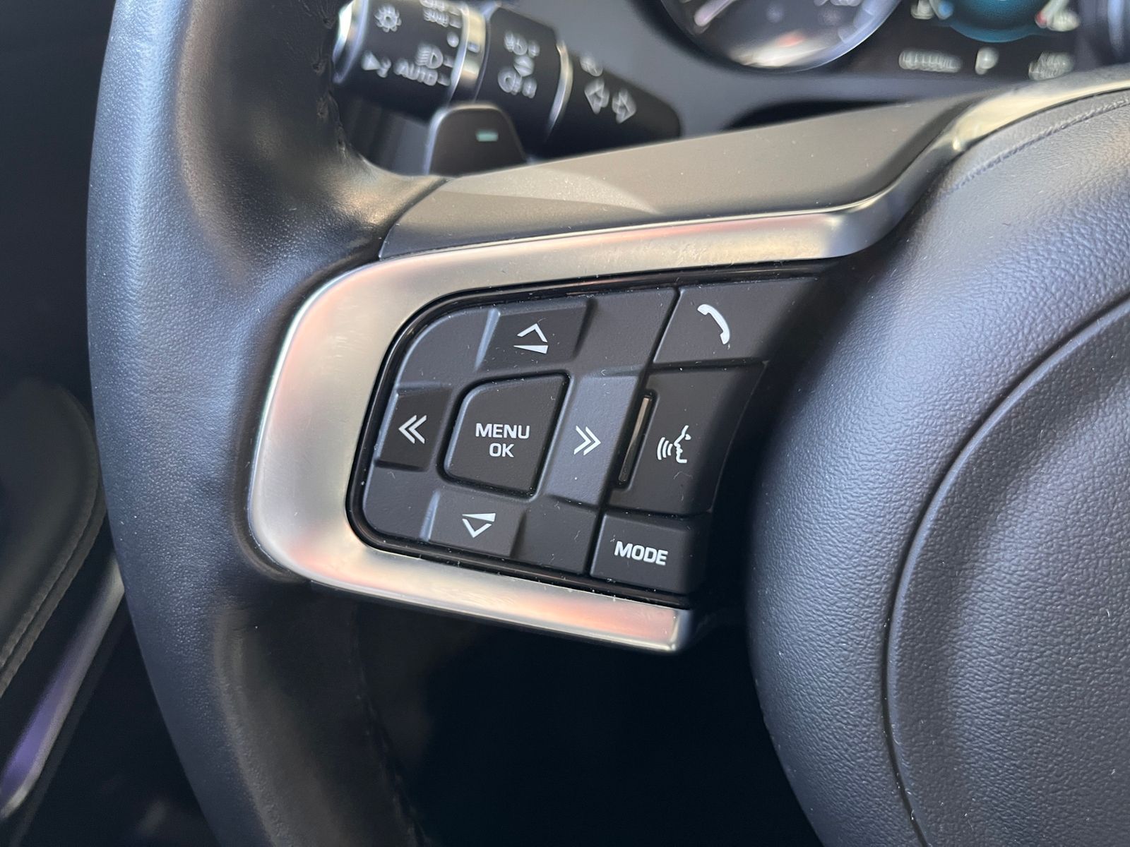 Fahrzeugabbildung Jaguar E-PACE P200 R-Dynamic AWD AHK BLACK PACK ACC