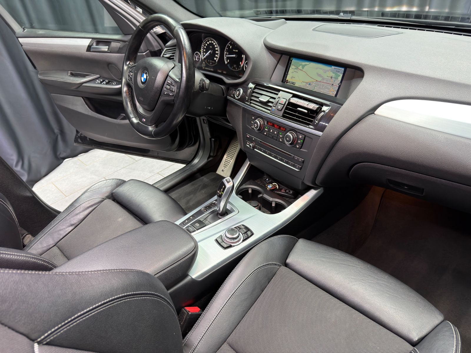 Fahrzeugabbildung BMW X3 xDrive 30 d|M-SPORTPAKET|NAVI|PANO|AHK|