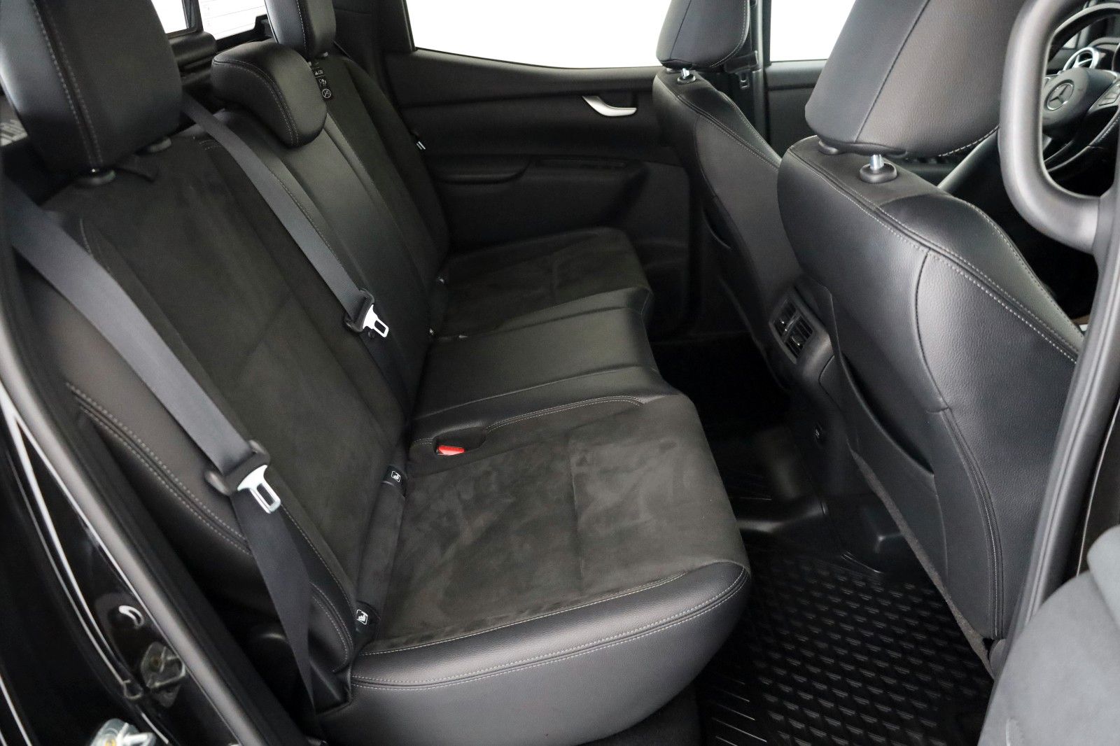 Fahrzeugabbildung Mercedes-Benz X 250d 4M Doppelkabine Progressive Navi,360°