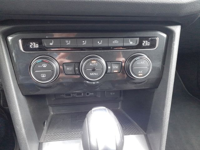 Fahrzeugabbildung Volkswagen Tiguan 2.0 TDI R-line 4Motion DSG KLIMA LED ALU
