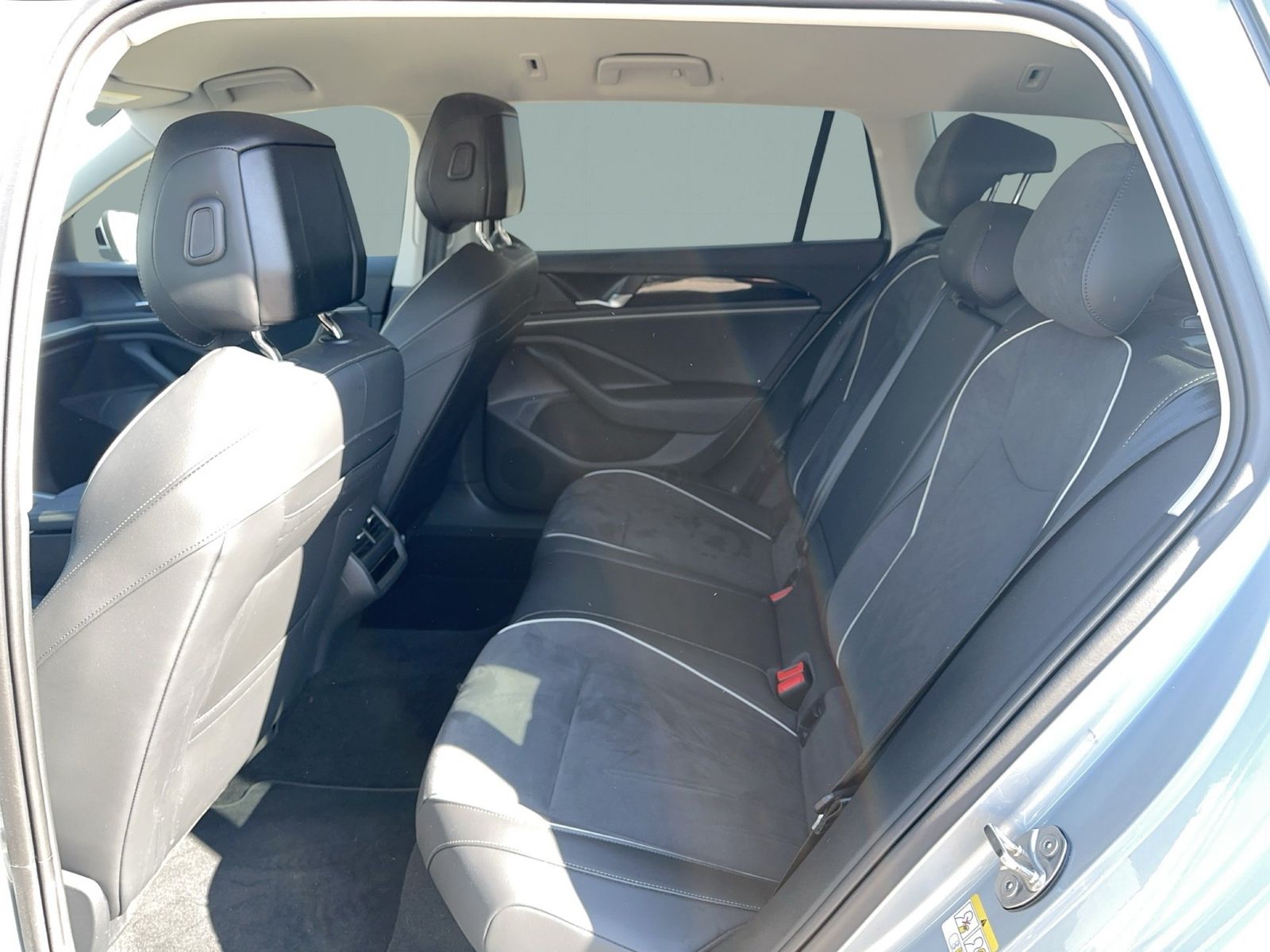 Volkswagen Passat - Bild 11