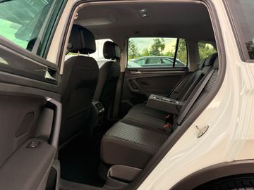 Volkswagen Tiguan - 11