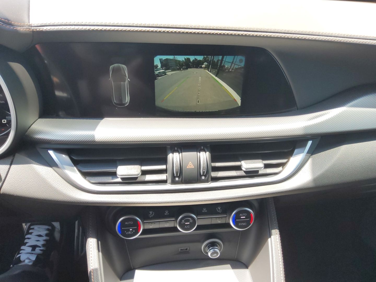 Fahrzeugabbildung Alfa Romeo Stelvio Intensa Sondermodell, Navi, 360°, 1,99%