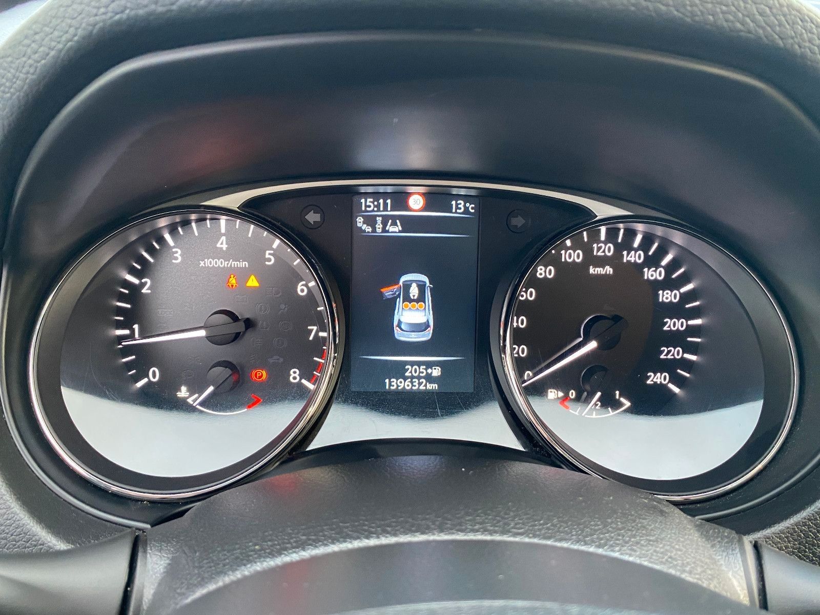 Fahrzeugabbildung Nissan X-TRAIL 1.6 MAN+LEDER+PANO+SHZ+360°+TÜV-NEU+AHK