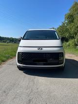 Hyundai STARIA 2.2 CRDi Signature 7-Sitzer Auto 4WD ... - Hyundai STARIA von privat
