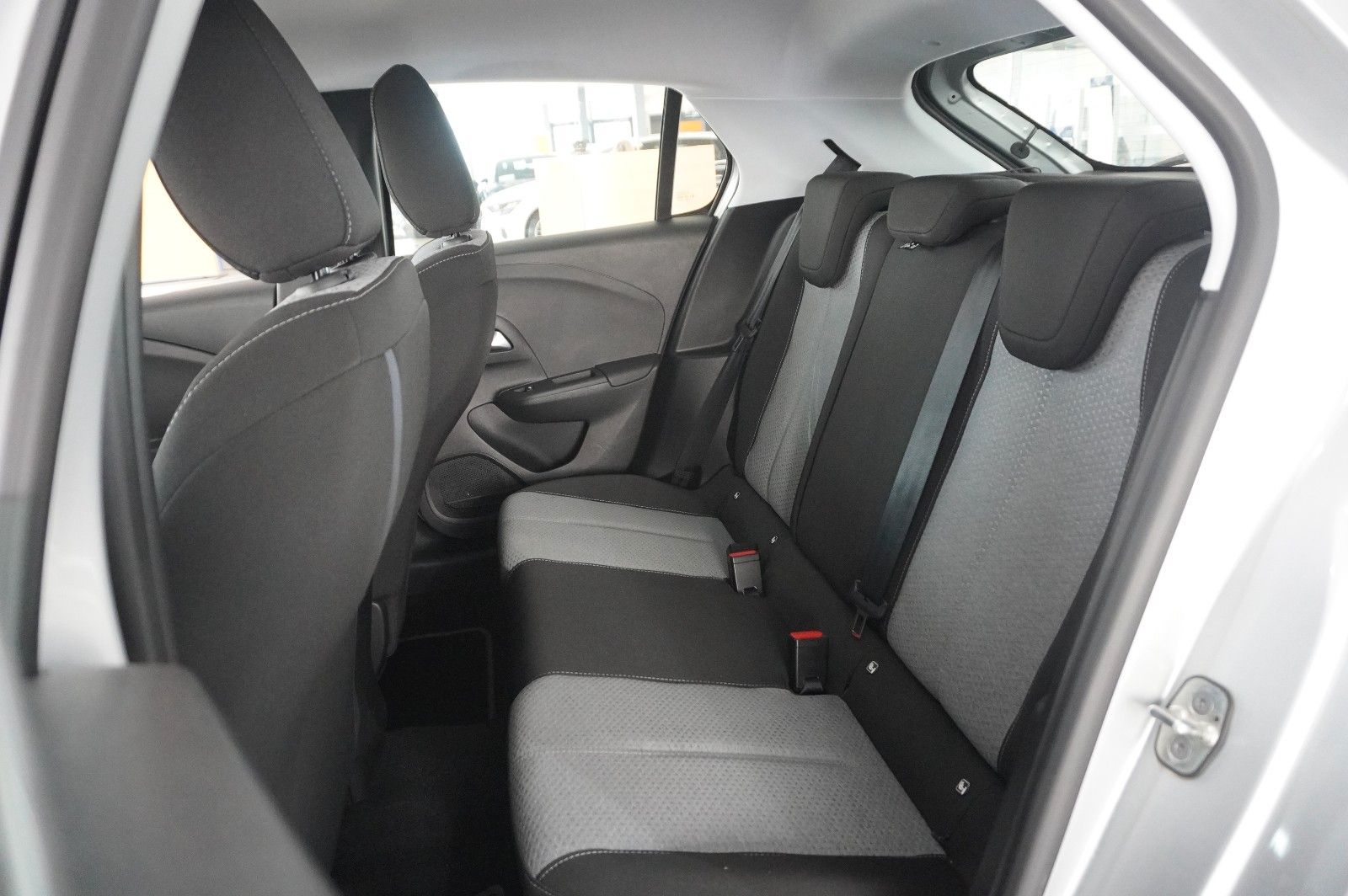 Fahrzeugabbildung Opel Corsa F 1.2 FACELIFT NAVI/LED/KAMERA/VIRTU./SHZ
