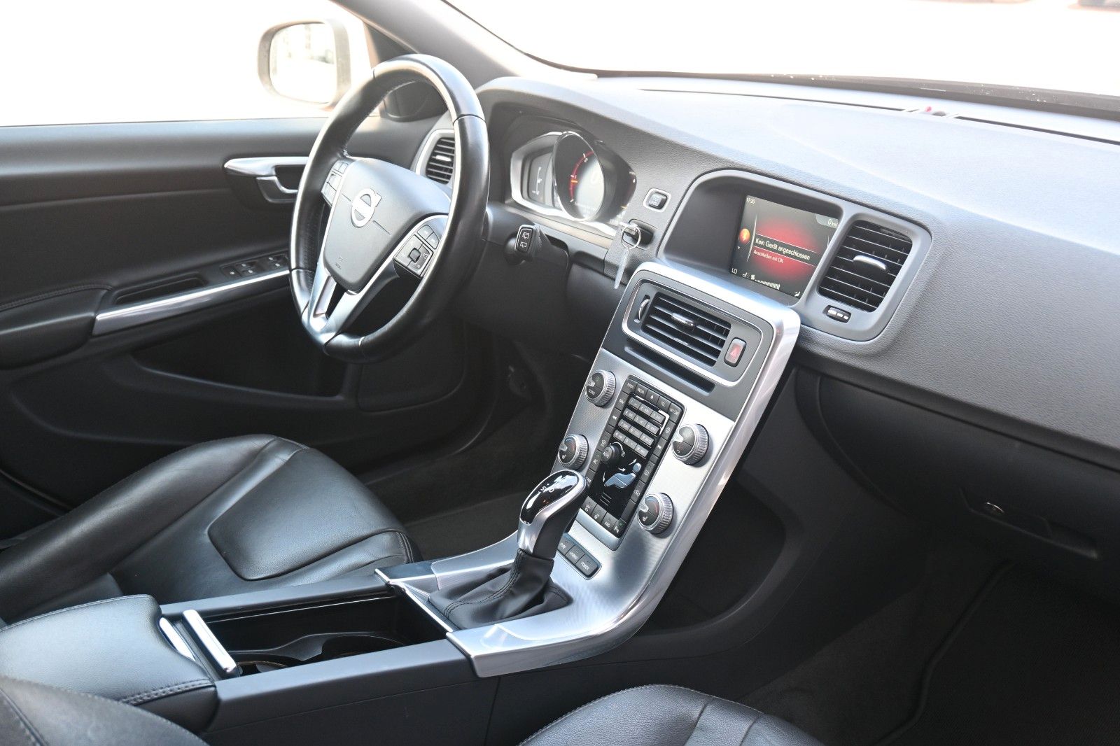 Fahrzeugabbildung Volvo **Mietkauf**V60D6*Sum*SD*NAVI*STHZ*E-KZ*Diesel