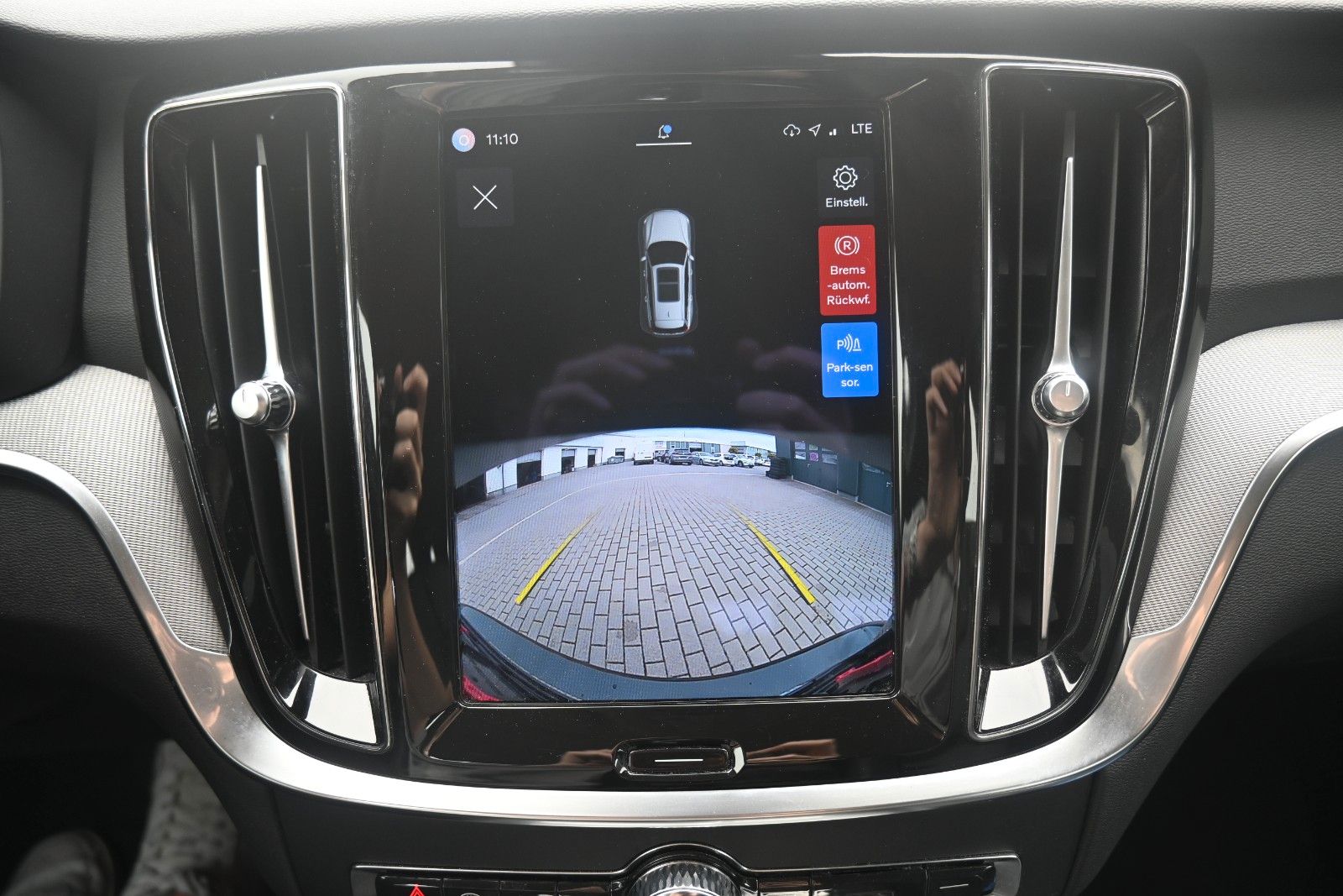 Fahrzeugabbildung Volvo V60Cross Country B4D AWD Plus*FSHZG*ACC*BLIS*AHK