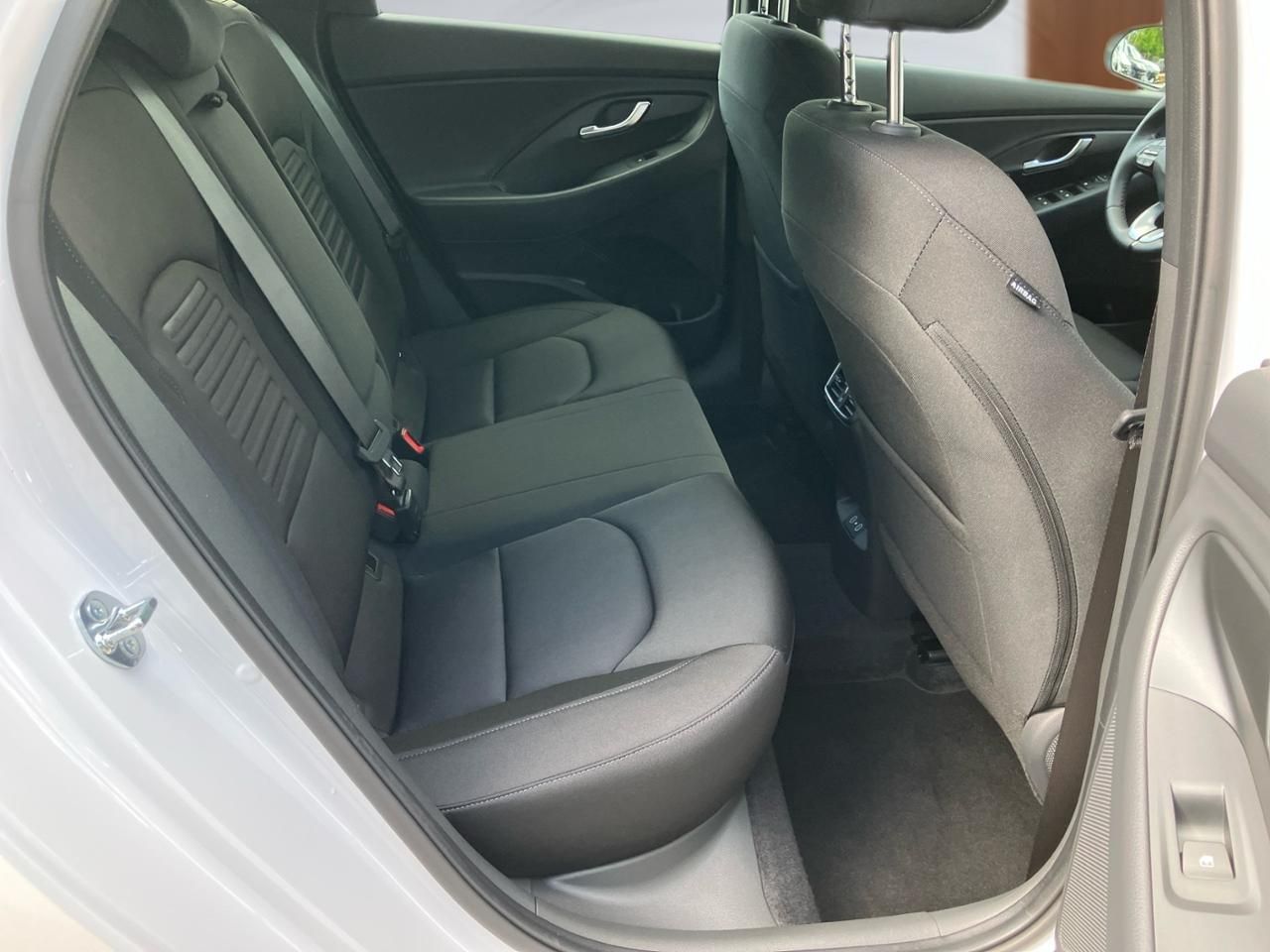 Fahrzeugabbildung Hyundai i30 ADVANTAGE LED*SHZ*LHZ*NAV*USB*CARPL