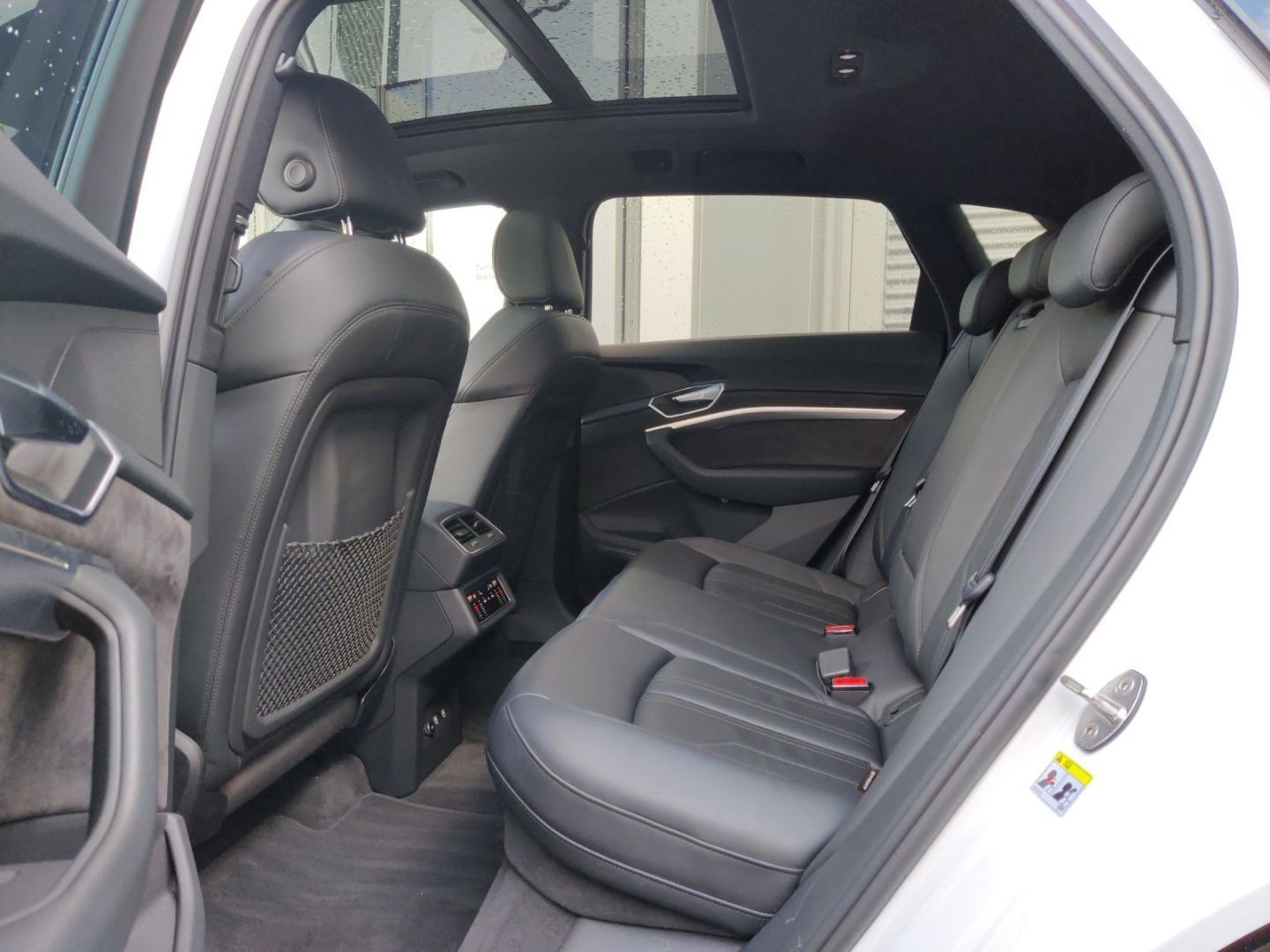 Fahrzeugabbildung Audi e-tron advanced 55 quattro MatrixLED HeadUp Stad