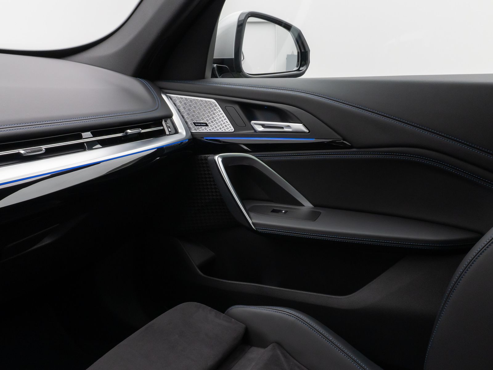 Fahrzeugabbildung BMW X1 sD20i M Sport Panorama Kamera DAB H/K Komfort