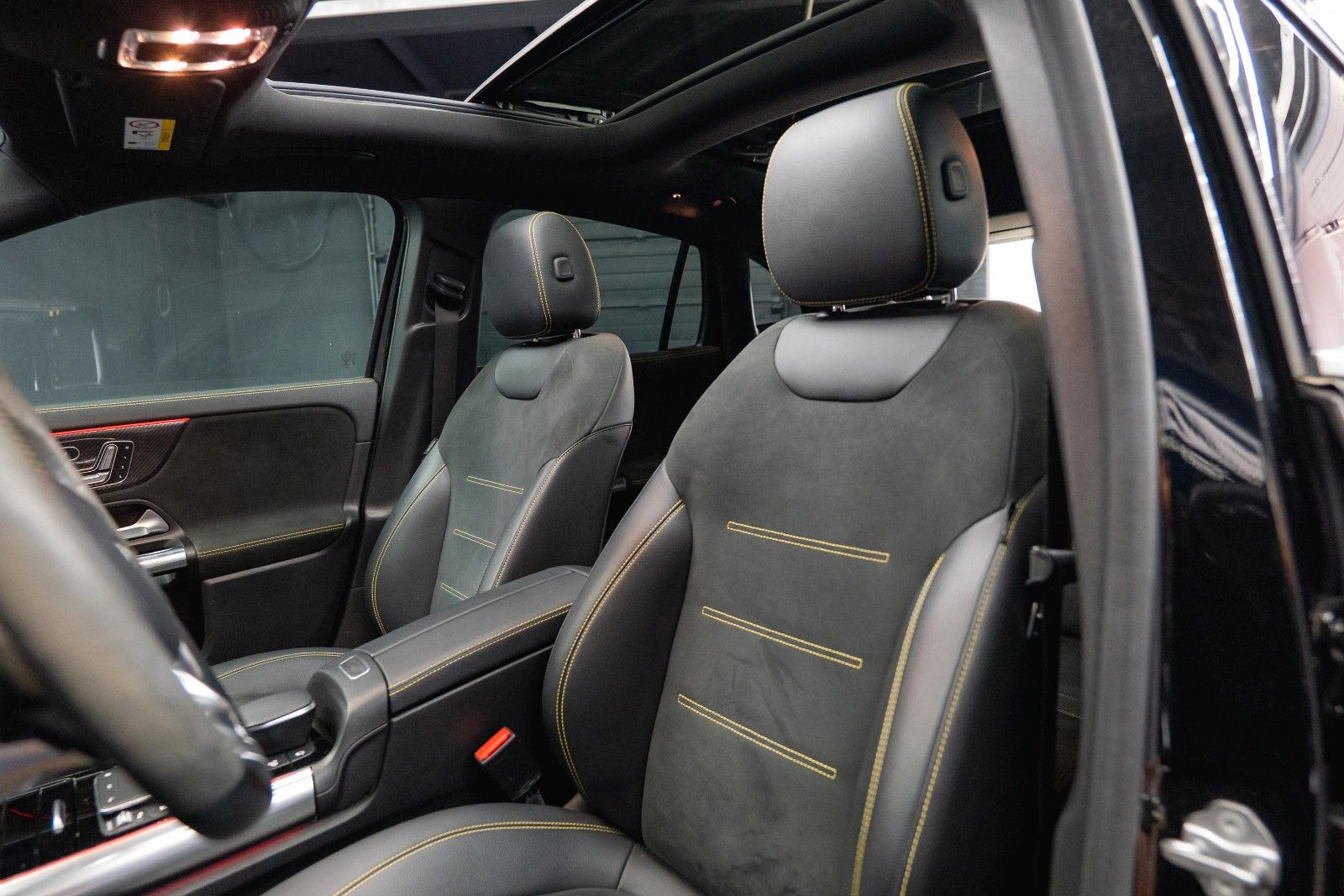 Fahrzeugabbildung Mercedes-Benz GLA 45 S AMG 4Matic | ACC | PANO | BURMESTER
