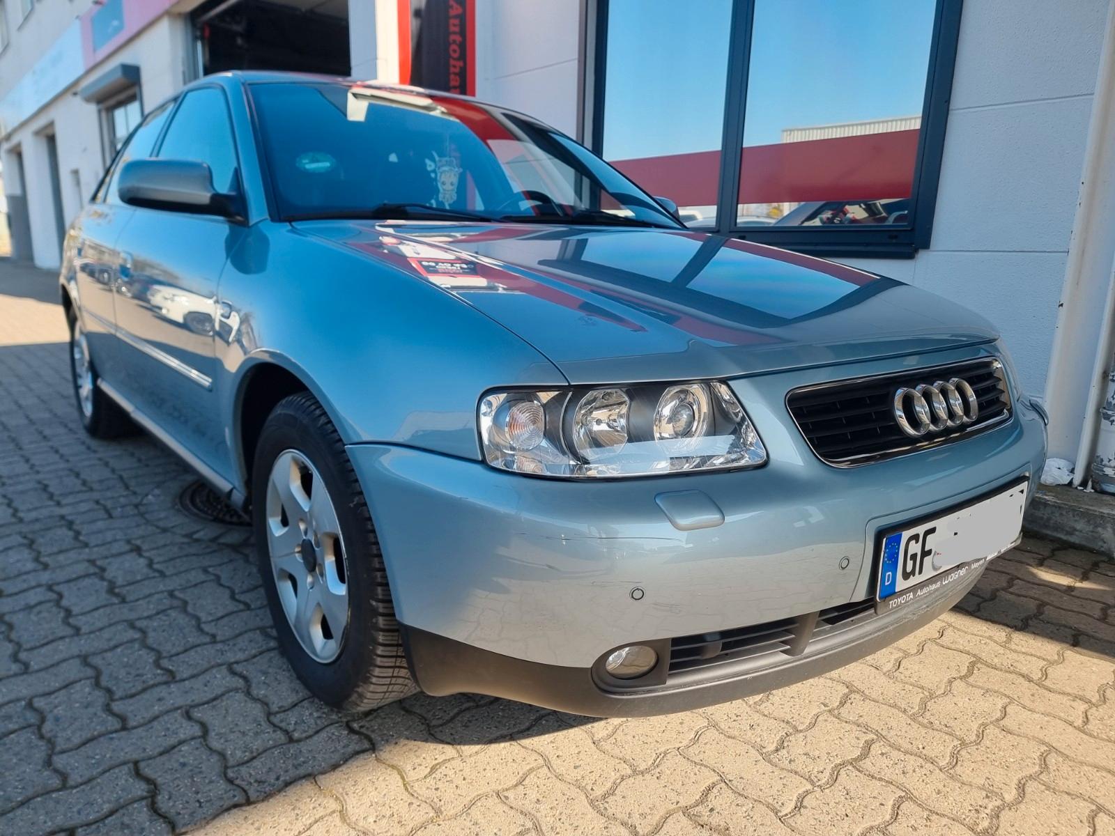 Audi A3 1.8 Attraction/ Automatik/2x PDC/ Alcantara