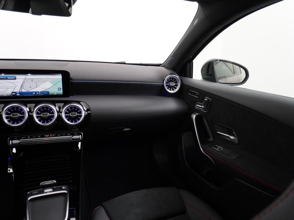 Mercedes-Benz A 180 Star Edition AMG Line | Panorama - Schiebe