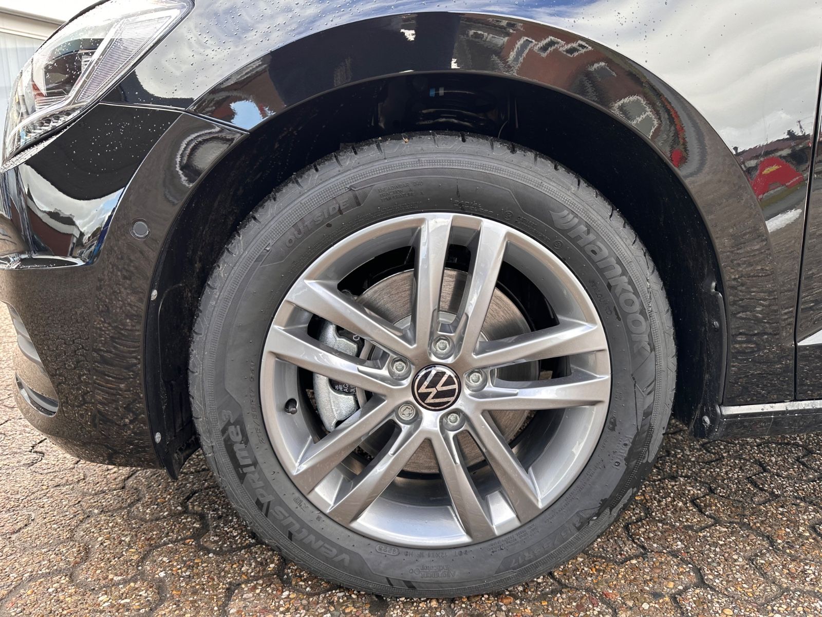 Fahrzeugabbildung Volkswagen Touran Comfortline 1.5 TSI DSG AHK/LED/Navi/SHZG