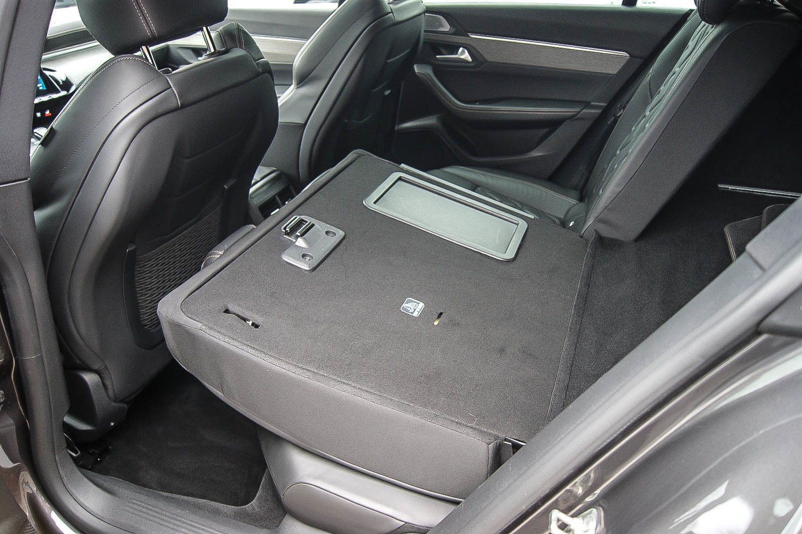 Fahrzeugabbildung Peugeot 508 SW GT Pack  NIGHT-VISION ANHZV SCHIEBEDACH