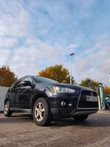 Mitsubishi Outlander 2.2 DI-D+ MIVEC Instyle 4WD Instyle - Mitsubishi Outlander in Kiel