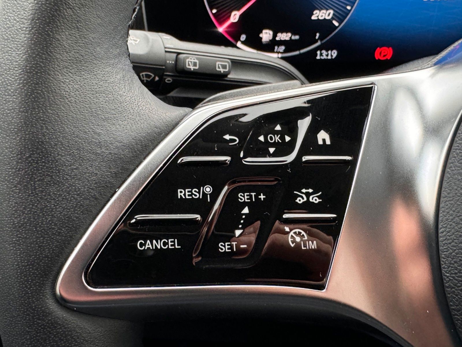 Fahrzeugabbildung Mercedes-Benz V 250 d STYLE el.Tür AHK2,5 DISTRONIC 360Kamera