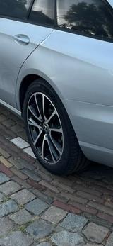 Mercedes-Benz E 300 d 4MATIC T Autom. - - gebrauchte Mercedes-Benz E 300 aus dem Jahr 2023