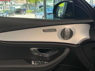 Mercedes E 220 - 12