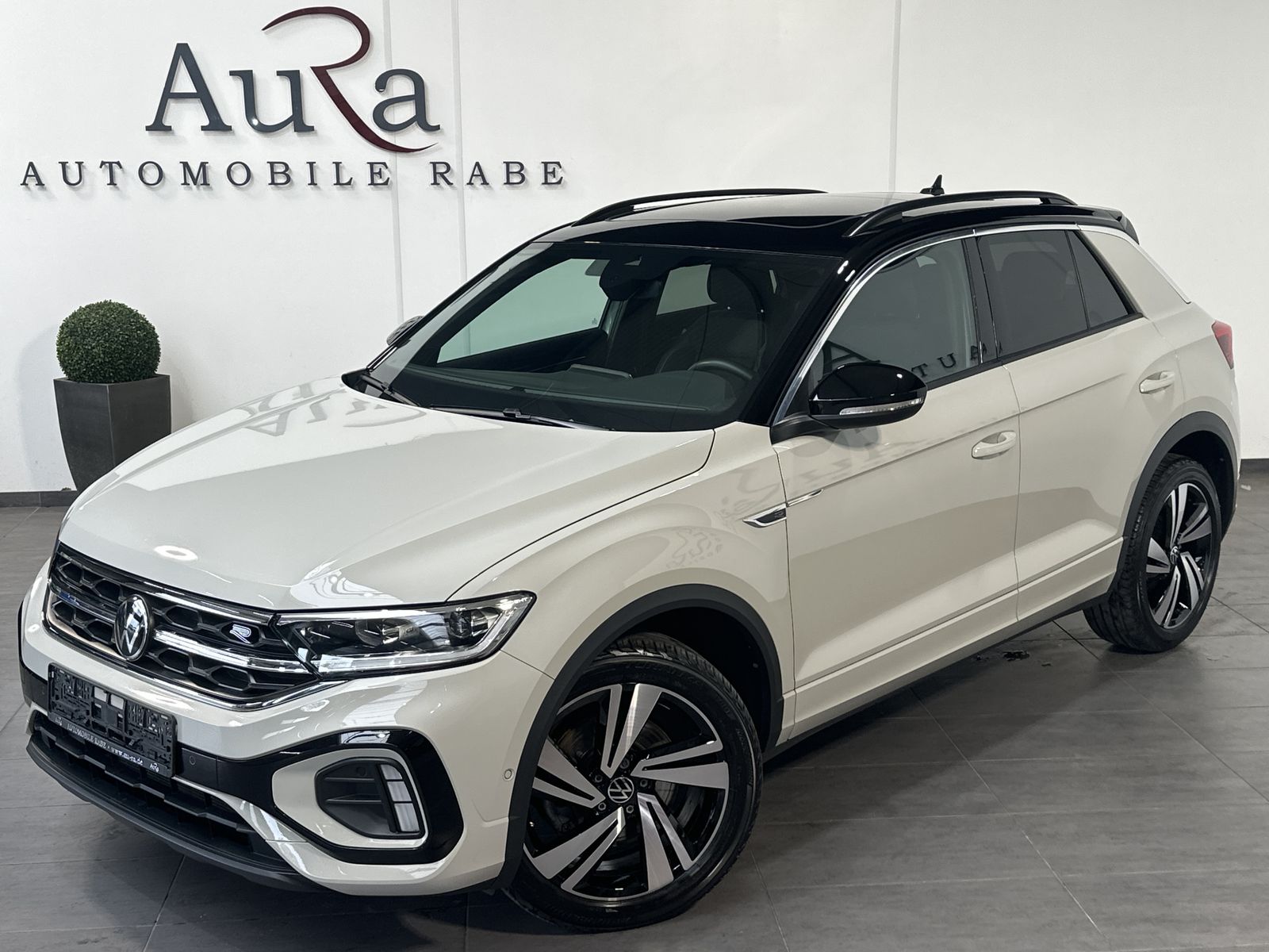 Fahrzeugabbildung Volkswagen T-Roc 2.0 TDI DSG R-Line NAV+MATRIX+PANO+ACC+SHZ