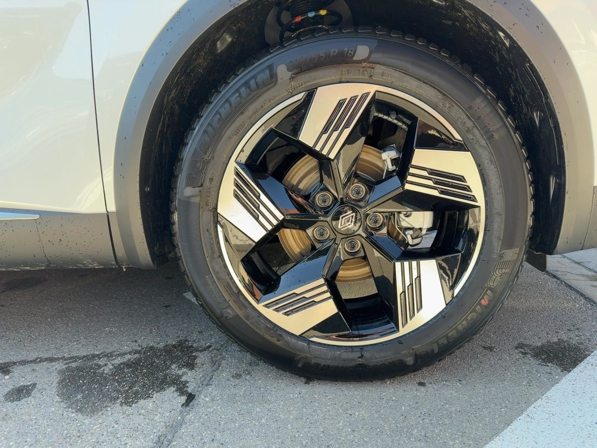 Fahrzeugabbildung Renault Symbioz Techno E-Tech Full Hybrid 145
