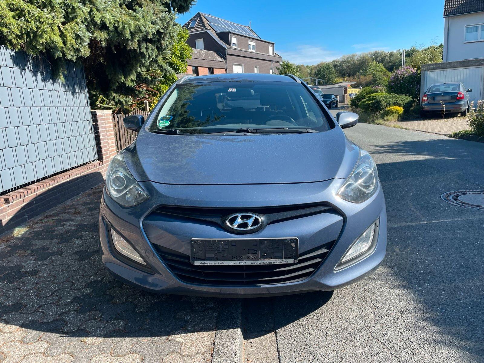 Hyundai i30 2013 — rear view