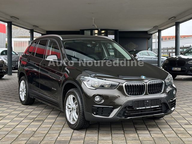 BMW X1 xDrive20i Sport Line Automatik*Leder*Navi*PDC