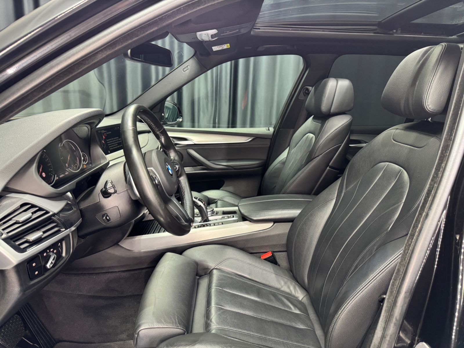Fahrzeugabbildung BMW X5 40d xDrive|M-SPORT|PANO|7-SITZER|SOFT-CLOSE|