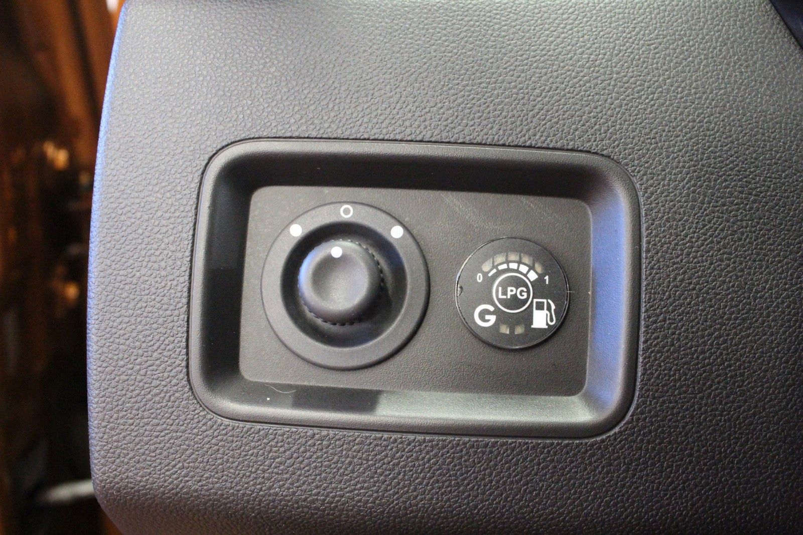 Fahrzeugabbildung Dacia Duster TCe 100 ECO-G LPG Comfort*Allwetter