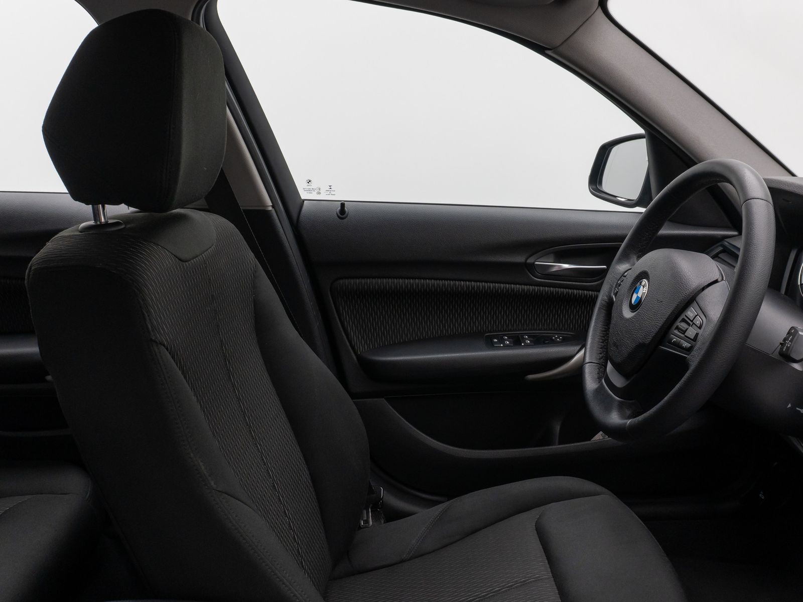 Fahrzeugabbildung BMW 118i PDChinten Sitzheizung Geschwindigkeitsreg.