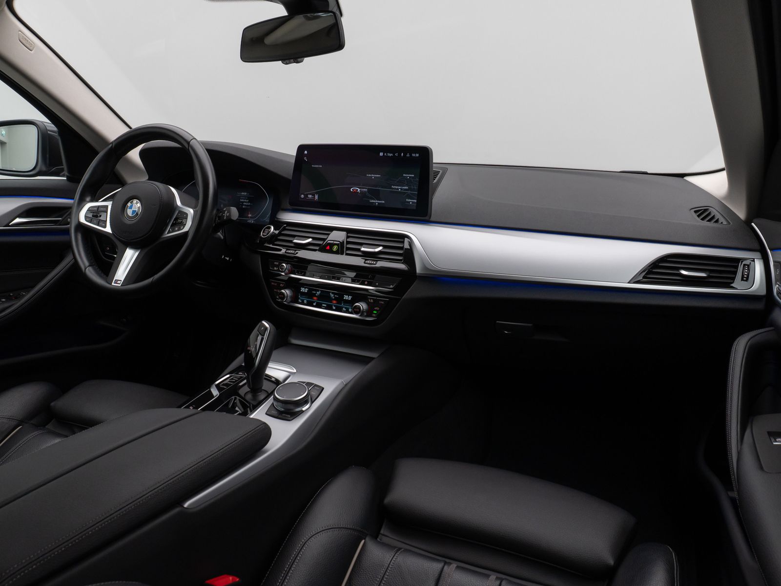 Fahrzeugabbildung BMW 520d Kamera DAB CockPitPro Alarm Sport Leder LED