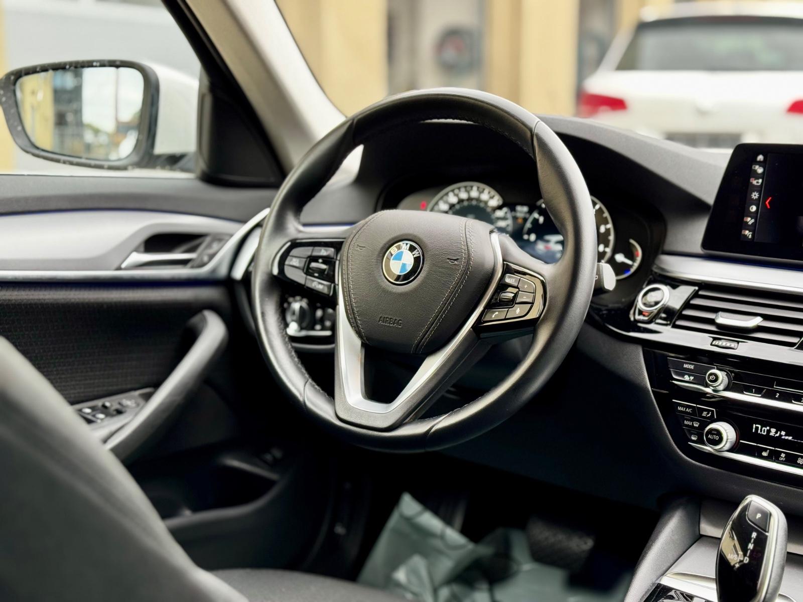 BMW 520i Touring/Automatik/AHK/Hi-Fi/Gepflegt