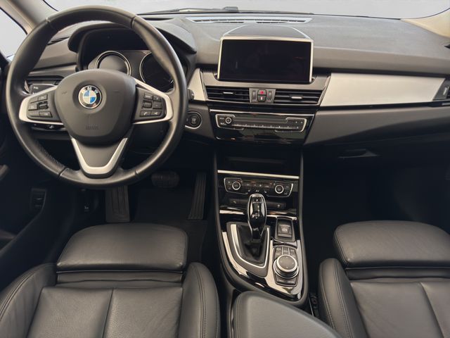 Fahrzeugabbildung BMW 220i Grand Tourer Pano+Kamera+Leder+Head-Up+HiFi
