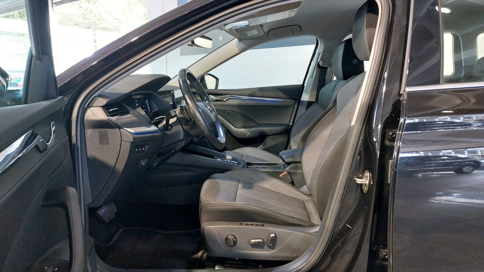 Skoda Octavia Combi Style *Automatik*Navi*LED*AHK 1,5t foto 18