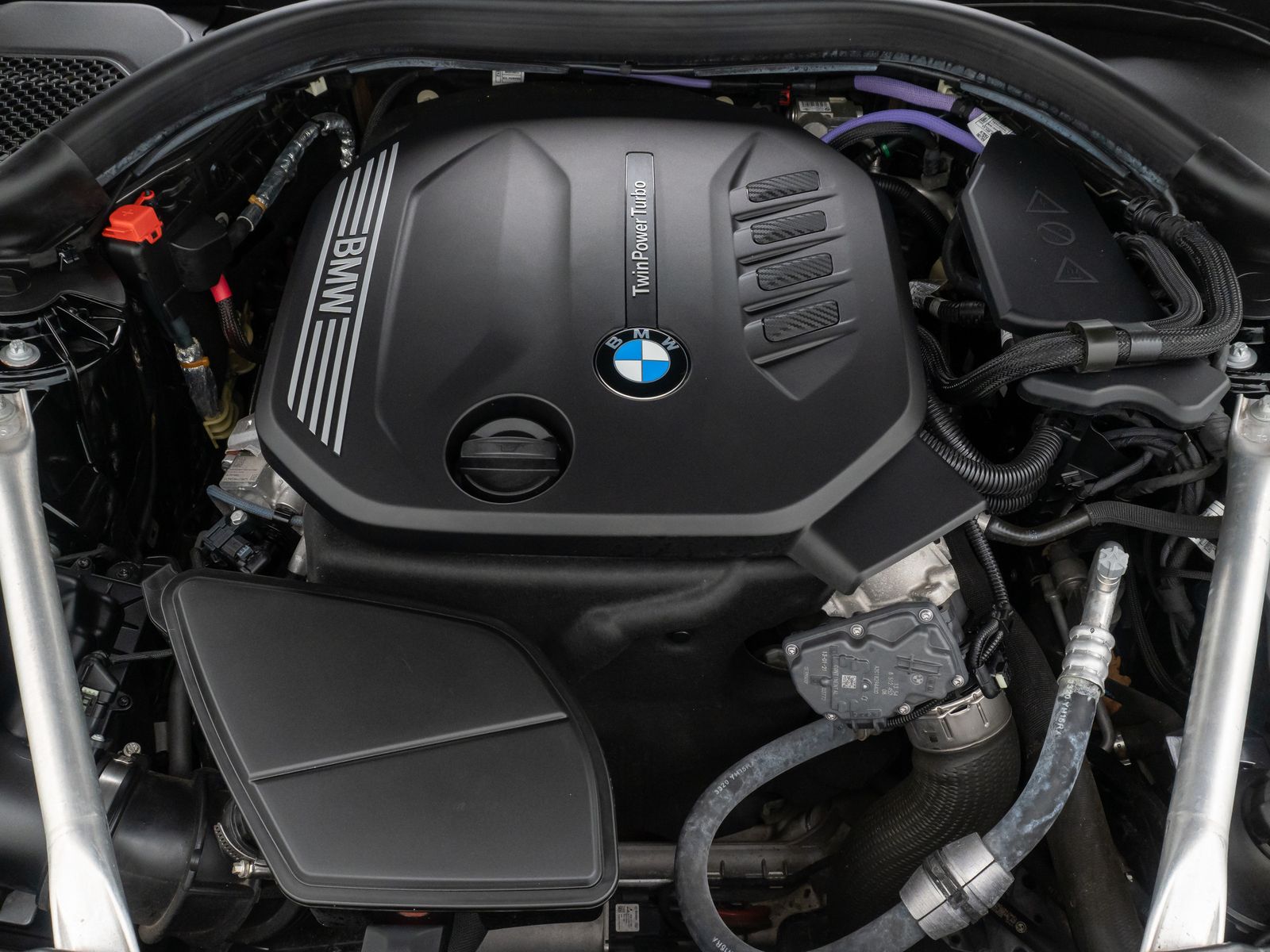 Fahrzeugabbildung BMW 520d xD Luxury Line Kamera DAB HUD Alarm Sport