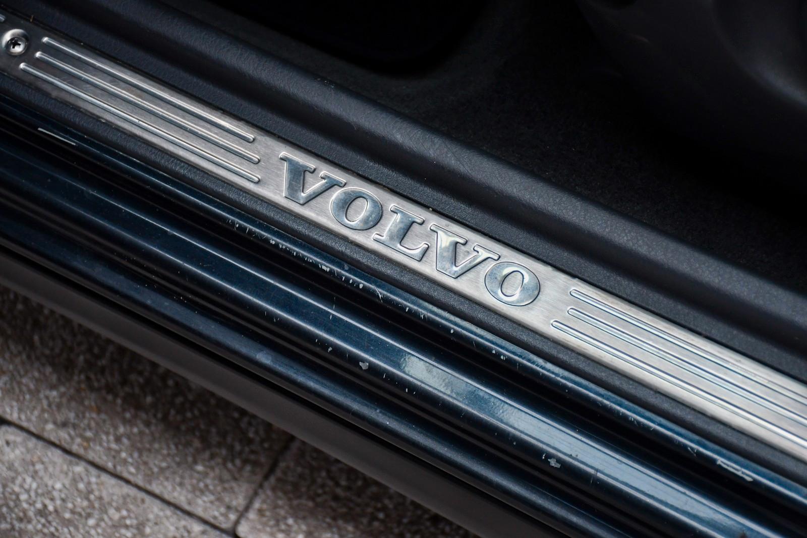 Volvo V40 2.0 165 ch • BVA • Cuir • Sièges chauffants • Climatisation