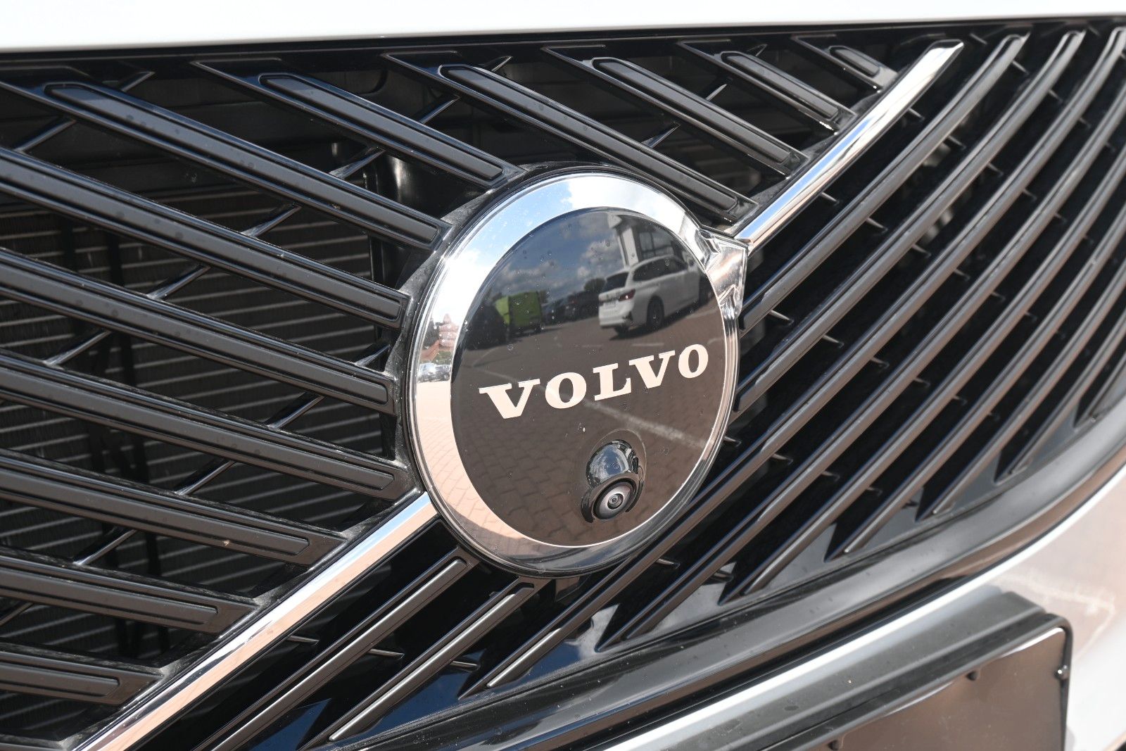 Fahrzeugabbildung Volvo XC90 T8 AWD Plus Dark*PANO*360°*HuD*H&K*ACC