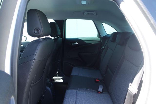 Fahrzeugabbildung Opel Crossland 1.2 Turbo Elegance KlimaA,LED,Navi,SHZ