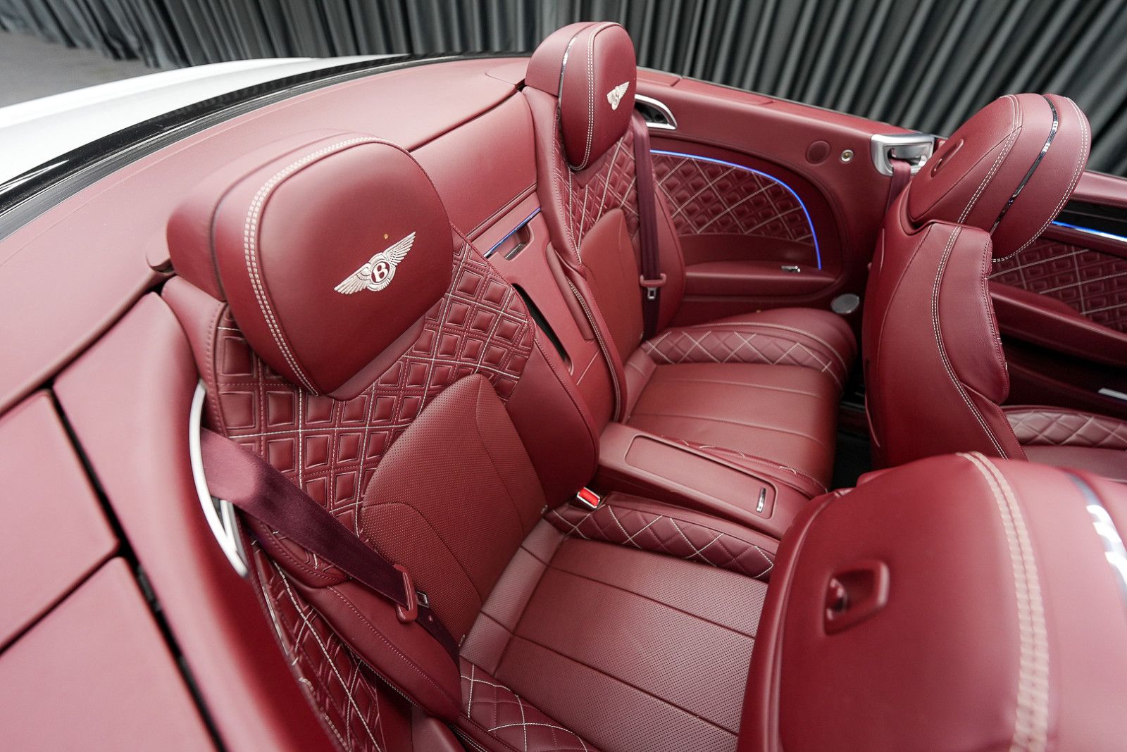 Fahrzeugabbildung Bentley Continental GTC 100years FirstEdition W12 CARBON